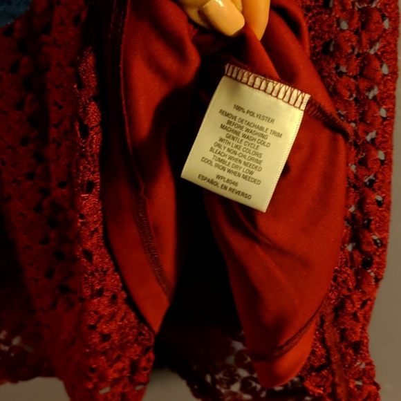 Red blouse - Picture 9 of 11